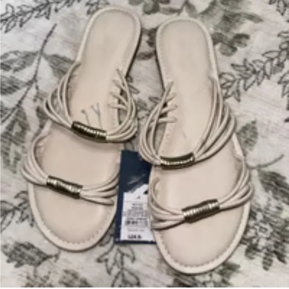 Universal Thread Cream Strappy Slide Sandal - Picture 2 of 3